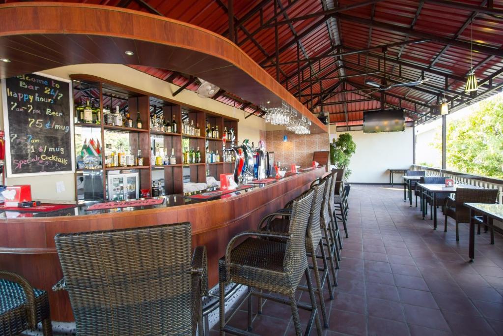 Sakal Guesthouse Restaurant & Bar Sihanoukville Exterior photo