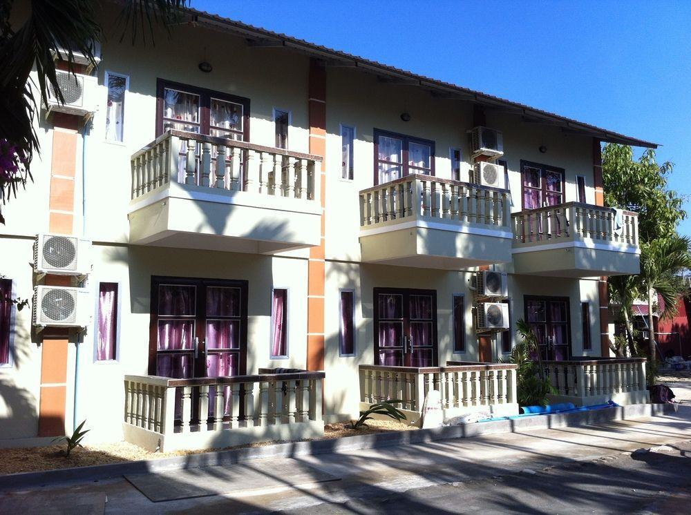 Sakal Guesthouse Restaurant & Bar Sihanoukville Exterior photo