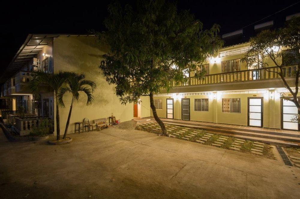 Sakal Guesthouse Restaurant & Bar Sihanoukville Exterior photo