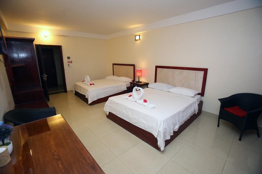 Sakal Guesthouse Restaurant & Bar Sihanoukville Exterior photo