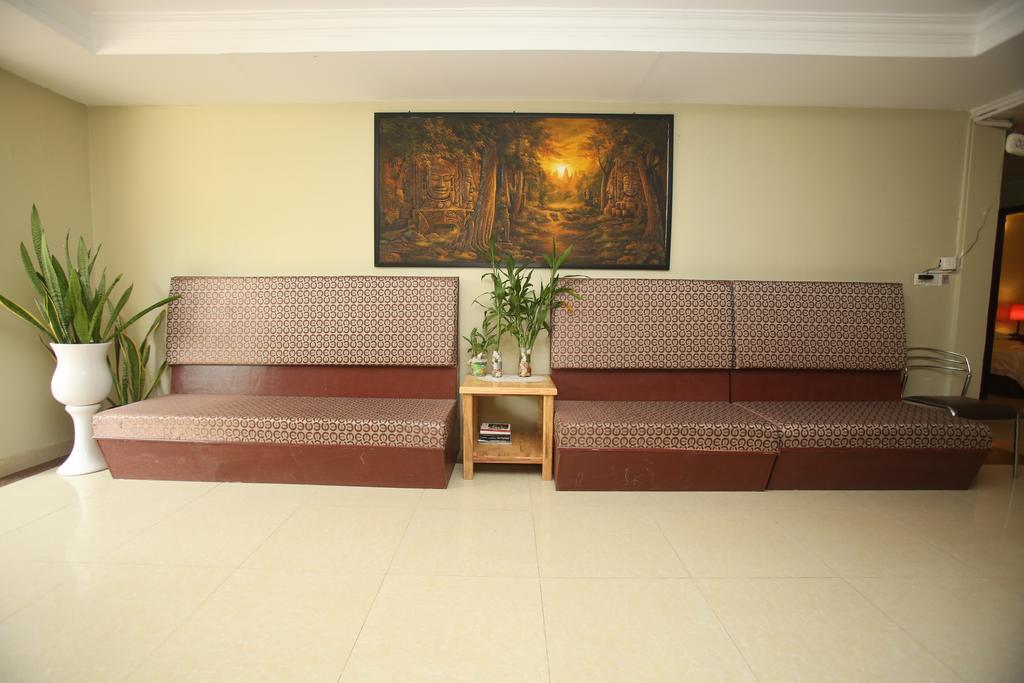 Sakal Guesthouse Restaurant & Bar Sihanoukville Exterior photo