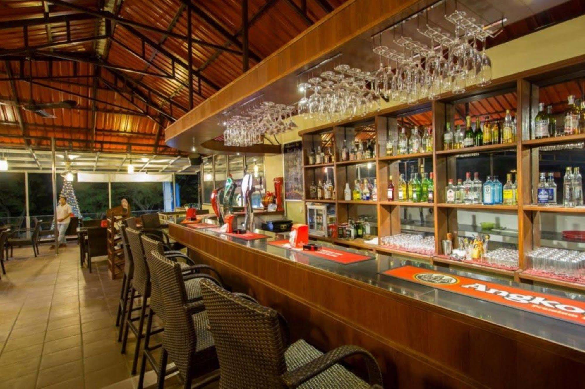 Sakal Guesthouse Restaurant & Bar Sihanoukville Exterior photo